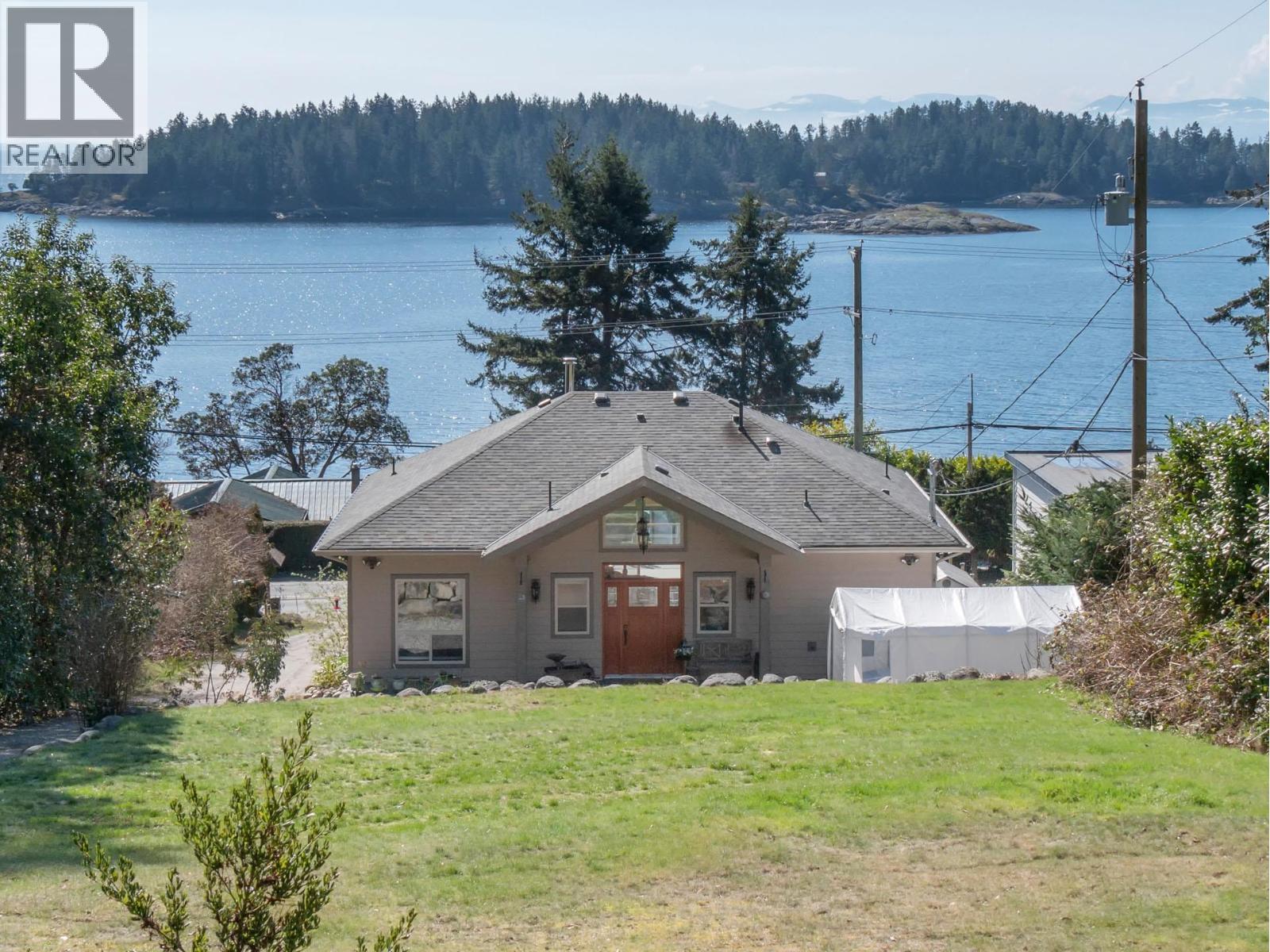6682 SUNSHINE COAST HIGHWAY, Sechelt, British Columbia