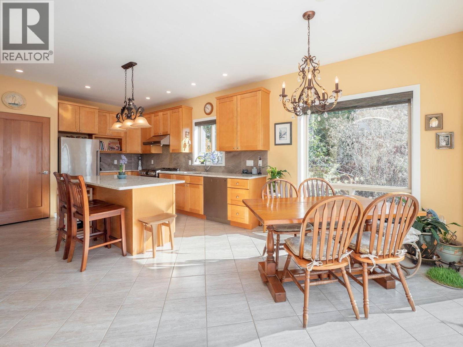 6682 Sunshine Coast Highway, Sechelt, British Columbia  V0N 3A8 - Photo 9 - R3074245