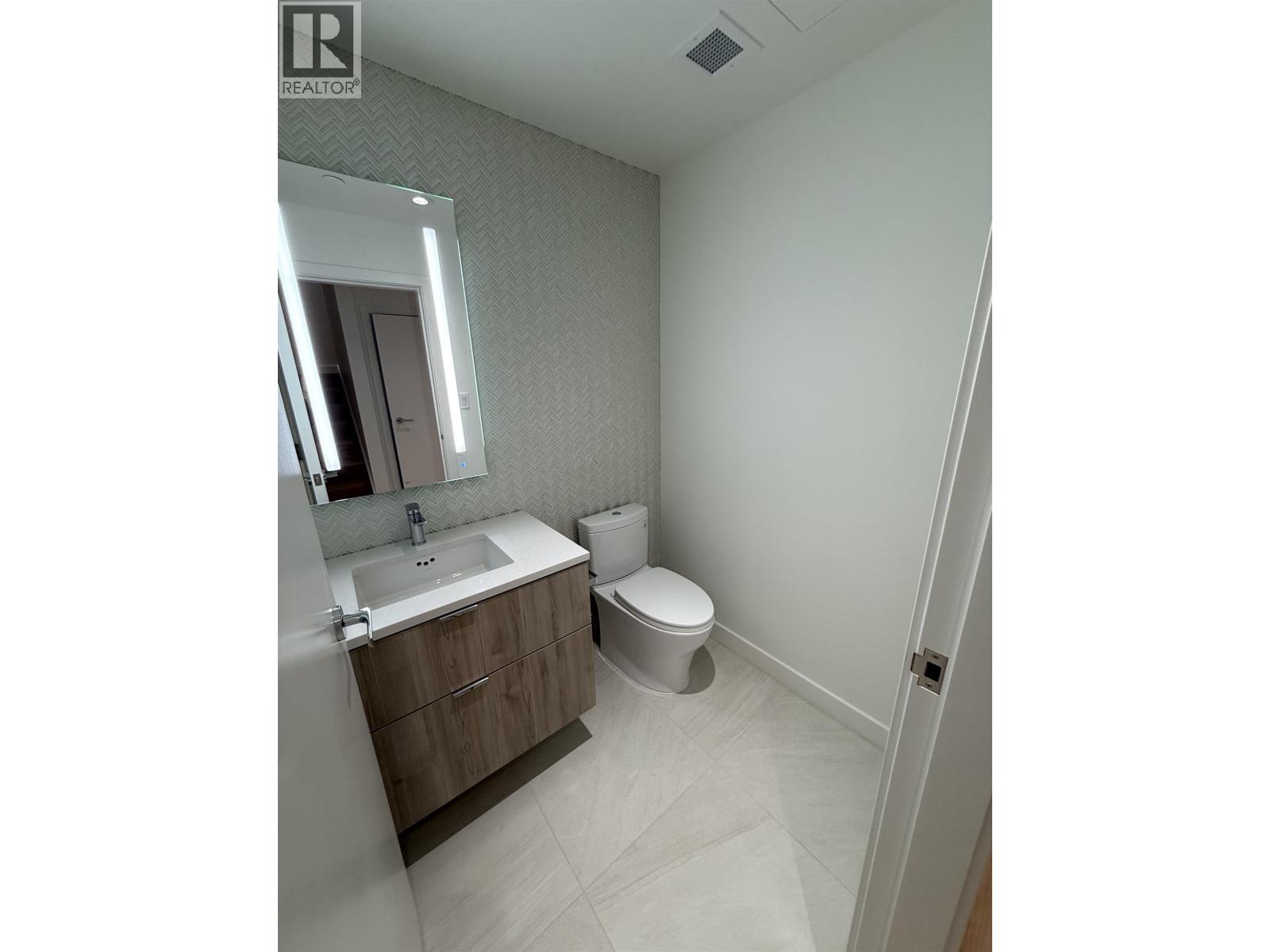 117 755 Harbourside Drive, North Vancouver, British Columbia  V7P 0G1 - Photo 14 - R3074246