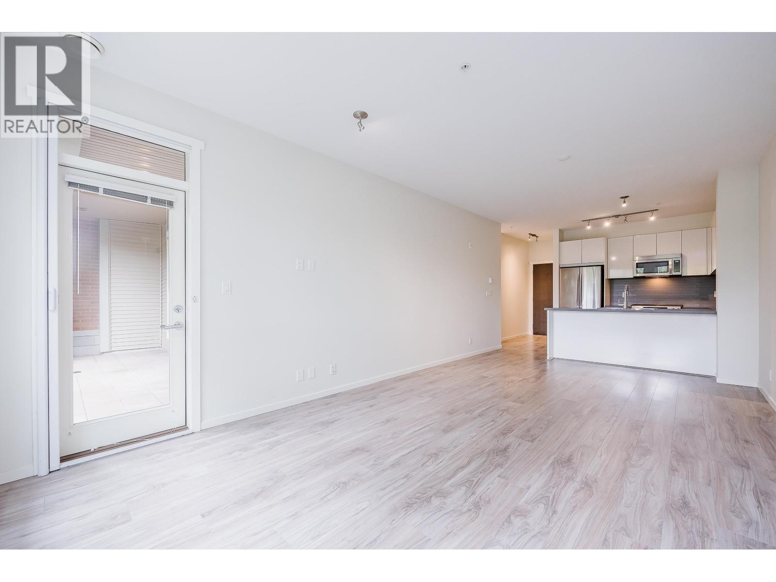 103 1135 Windsor Mews, Coquitlam, British Columbia  V3B 0L2 - Photo 8 - R3074194