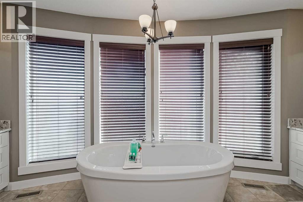 60 Sheep River Heights, Okotoks, Alberta T1S 2A1 - Photo 28 - A2266508