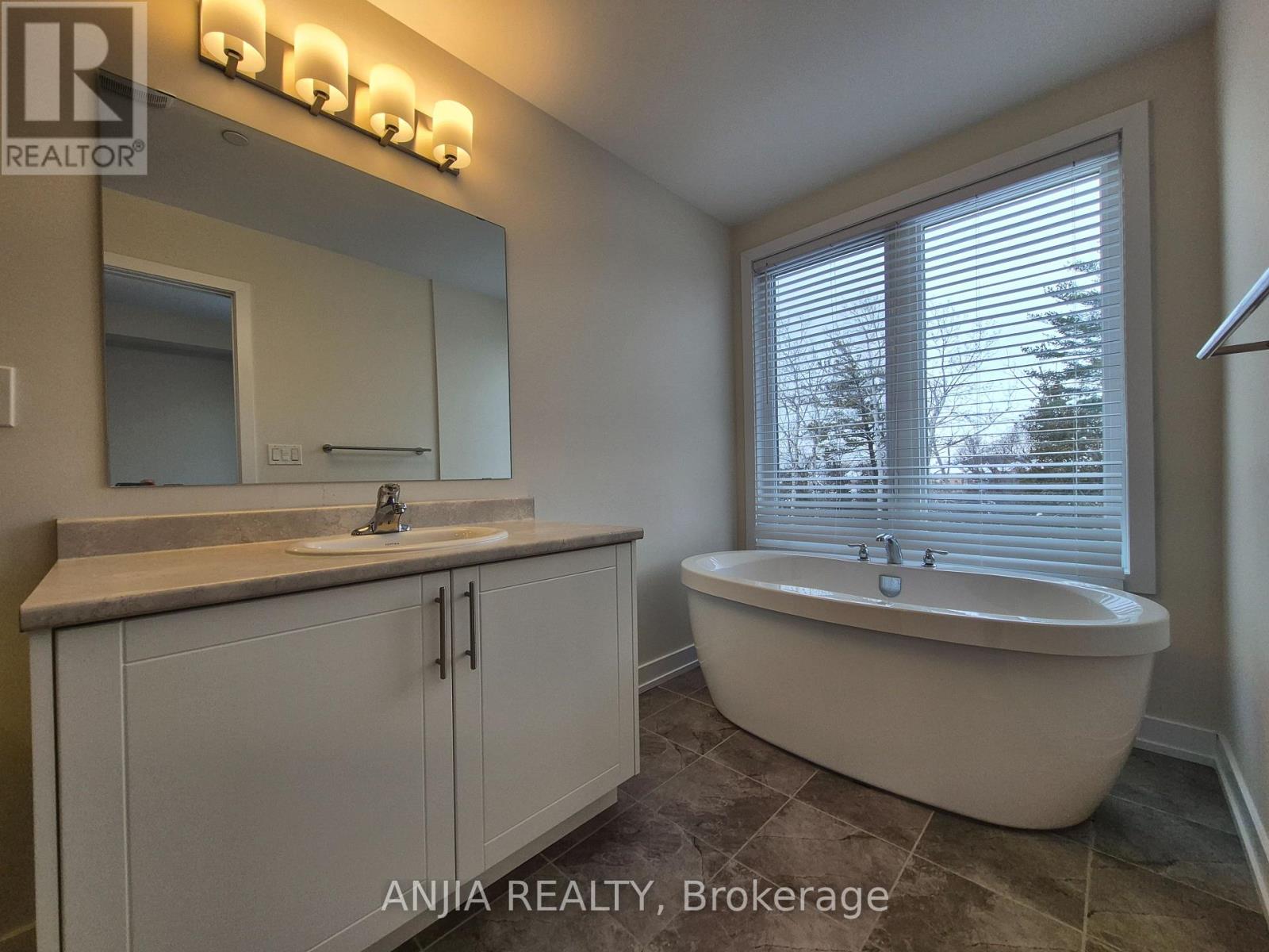 104 Credit Lane, Richmond Hill, Ontario  L4E 1G9 - Photo 28 - N12585528