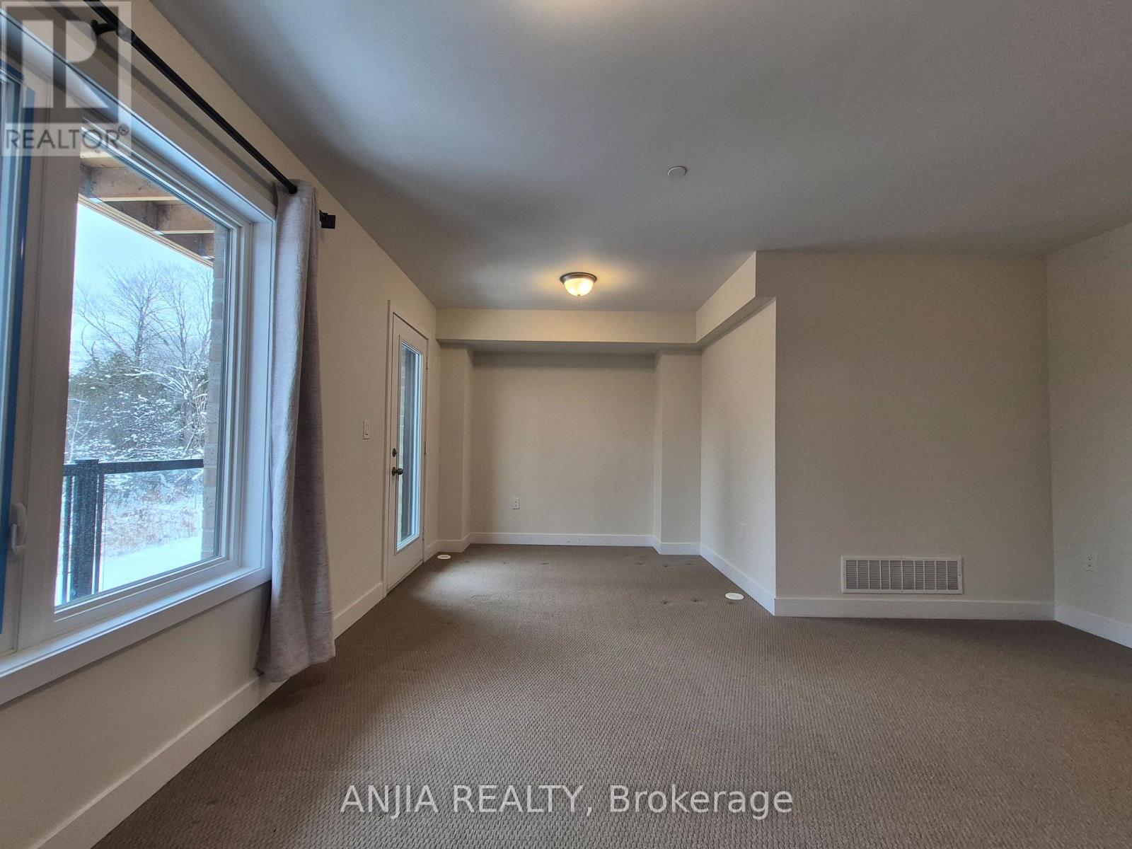 104 Credit Lane, Richmond Hill, Ontario  L4E 1G9 - Photo 9 - N12585528