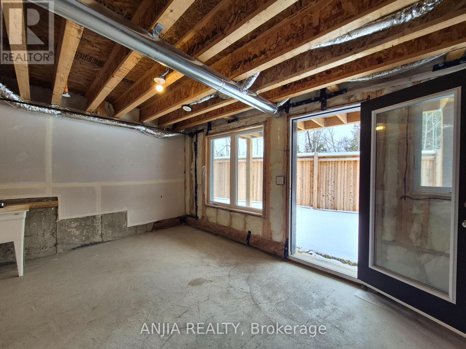 104 Credit Lane, Richmond Hill, Ontario  L4E 1G9 - Photo 38 - N12585528