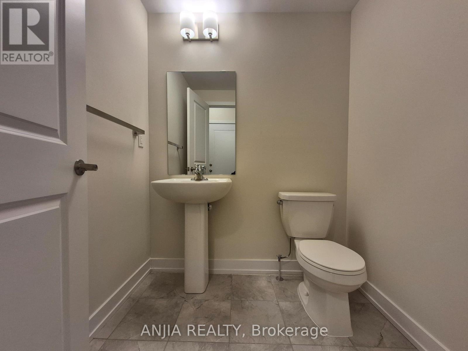 104 Credit Lane, Richmond Hill, Ontario  L4E 1G9 - Photo 7 - N12585528