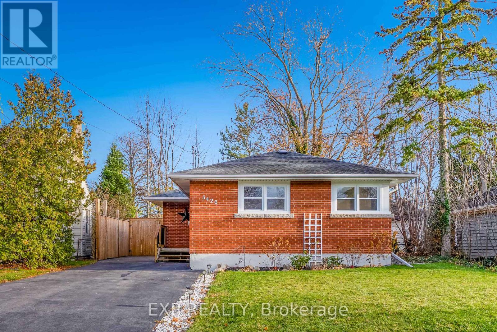 3426 Strang Drive, Niagara Falls, Ontario  L2G 6K3 - Photo 2 - X12637784