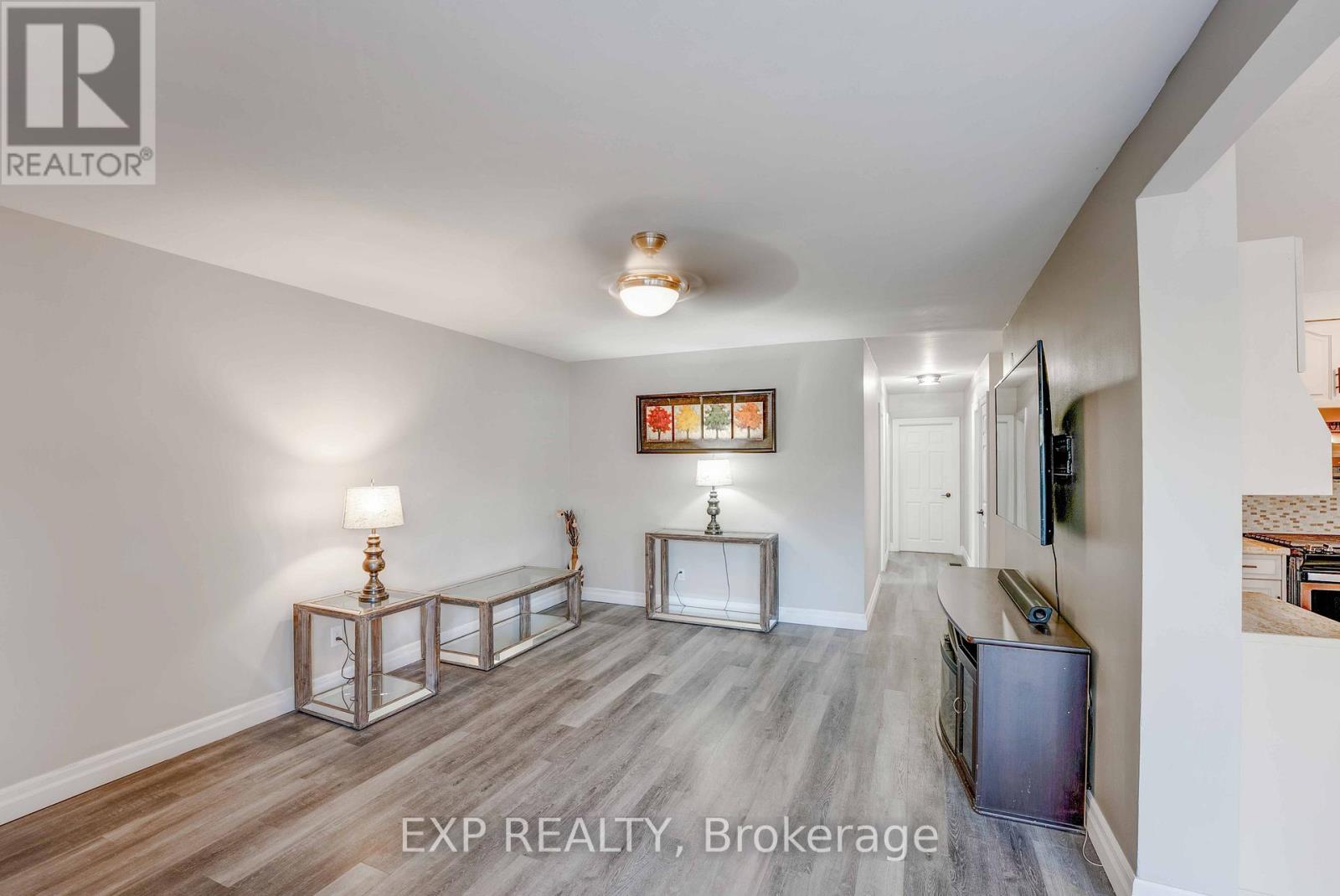 3426 Strang Drive, Niagara Falls, Ontario  L2G 6K3 - Photo 8 - X12637784