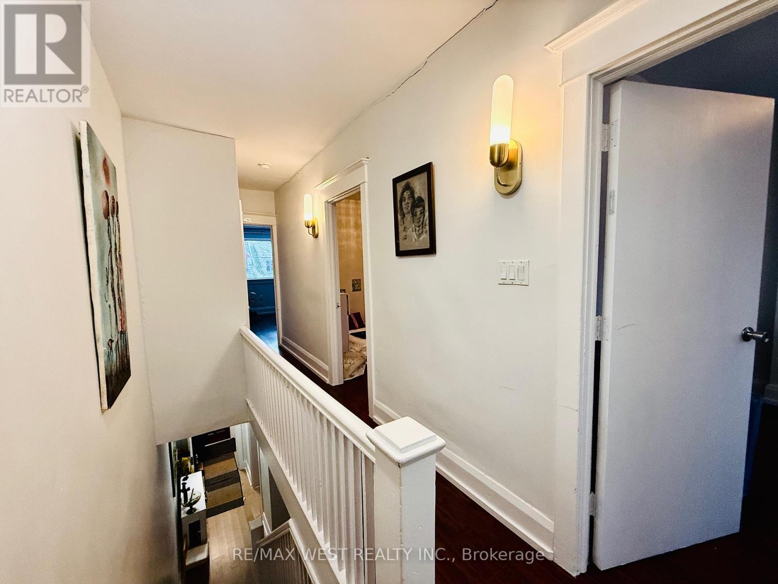 Main & 2nd - 15 Keystone Avenue, Toronto, Ontario  M4C 1G9 - Photo 17 - E12637778