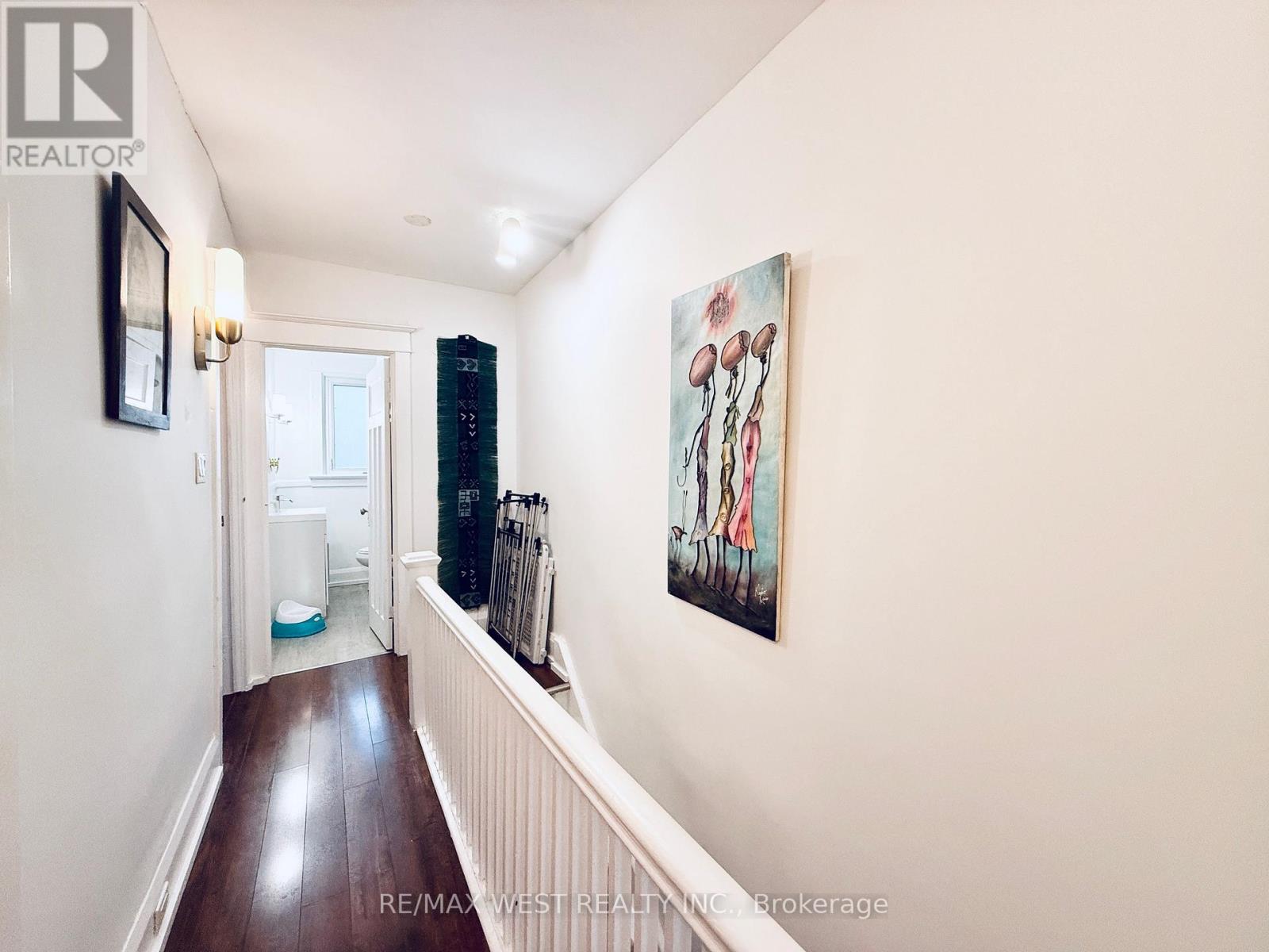 Main & 2nd - 15 Keystone Avenue, Toronto, Ontario  M4C 1G9 - Photo 18 - E12637778