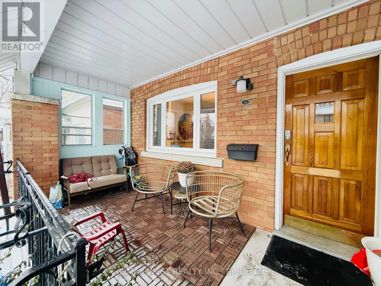 Main & 2nd - 15 Keystone Avenue, Toronto, Ontario  M4C 1G9 - Photo 2 - E12637778