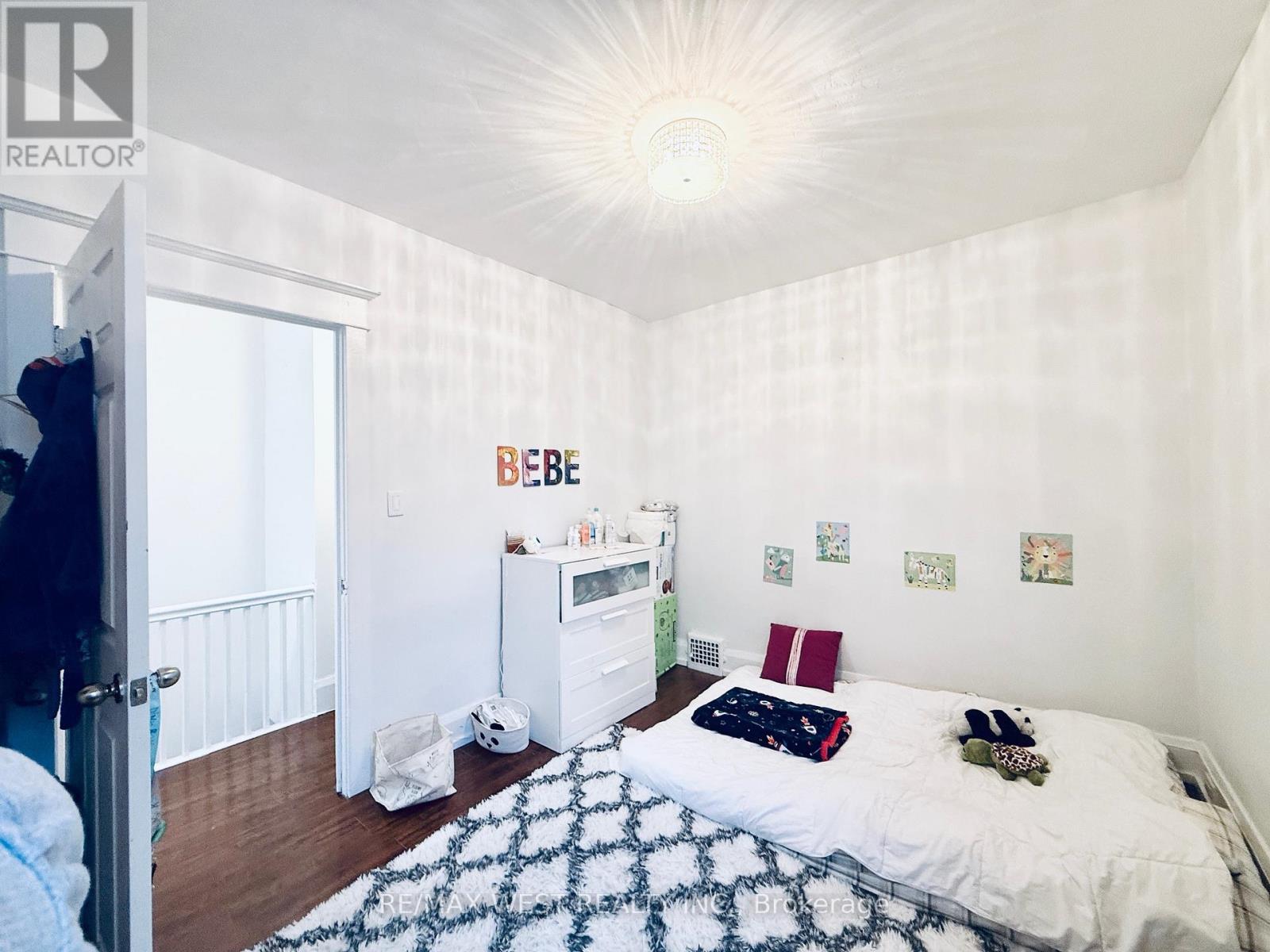 Main & 2nd - 15 Keystone Avenue, Toronto, Ontario  M4C 1G9 - Photo 24 - E12637778