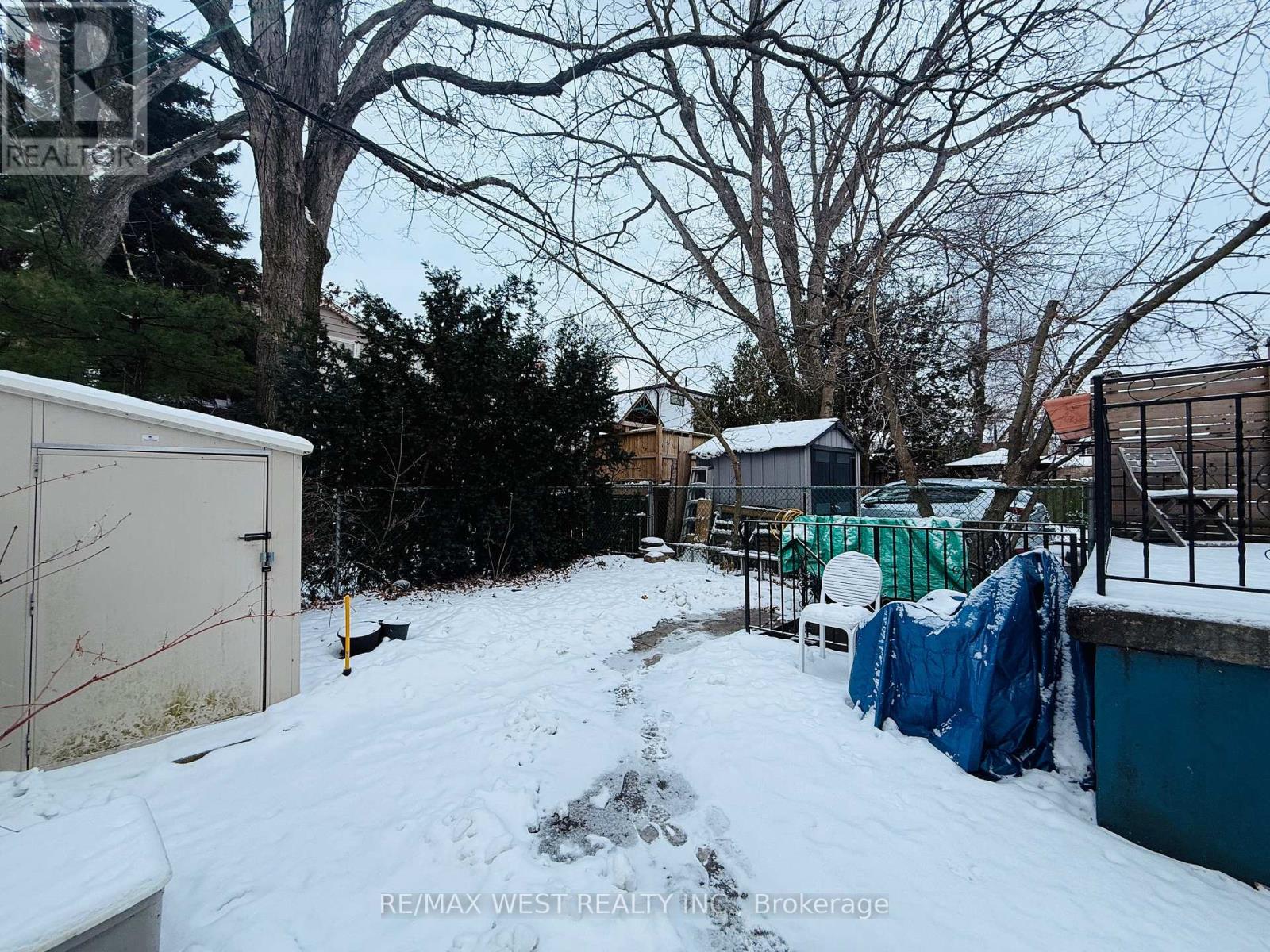 Main & 2nd - 15 Keystone Avenue, Toronto, Ontario  M4C 1G9 - Photo 29 - E12637778