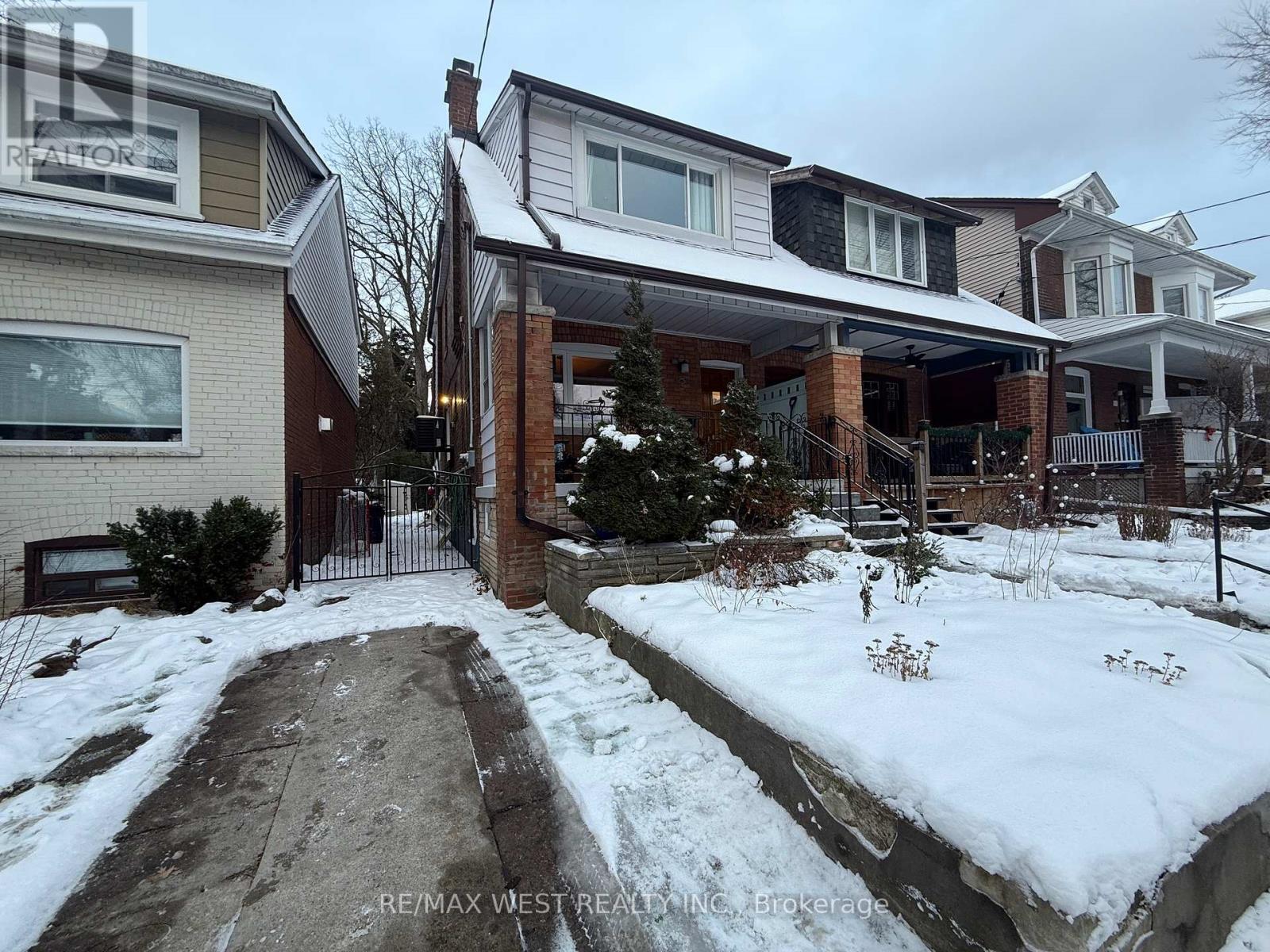 Main & 2nd - 15 Keystone Avenue, Toronto, Ontario  M4C 1G9 - Photo 3 - E12637778