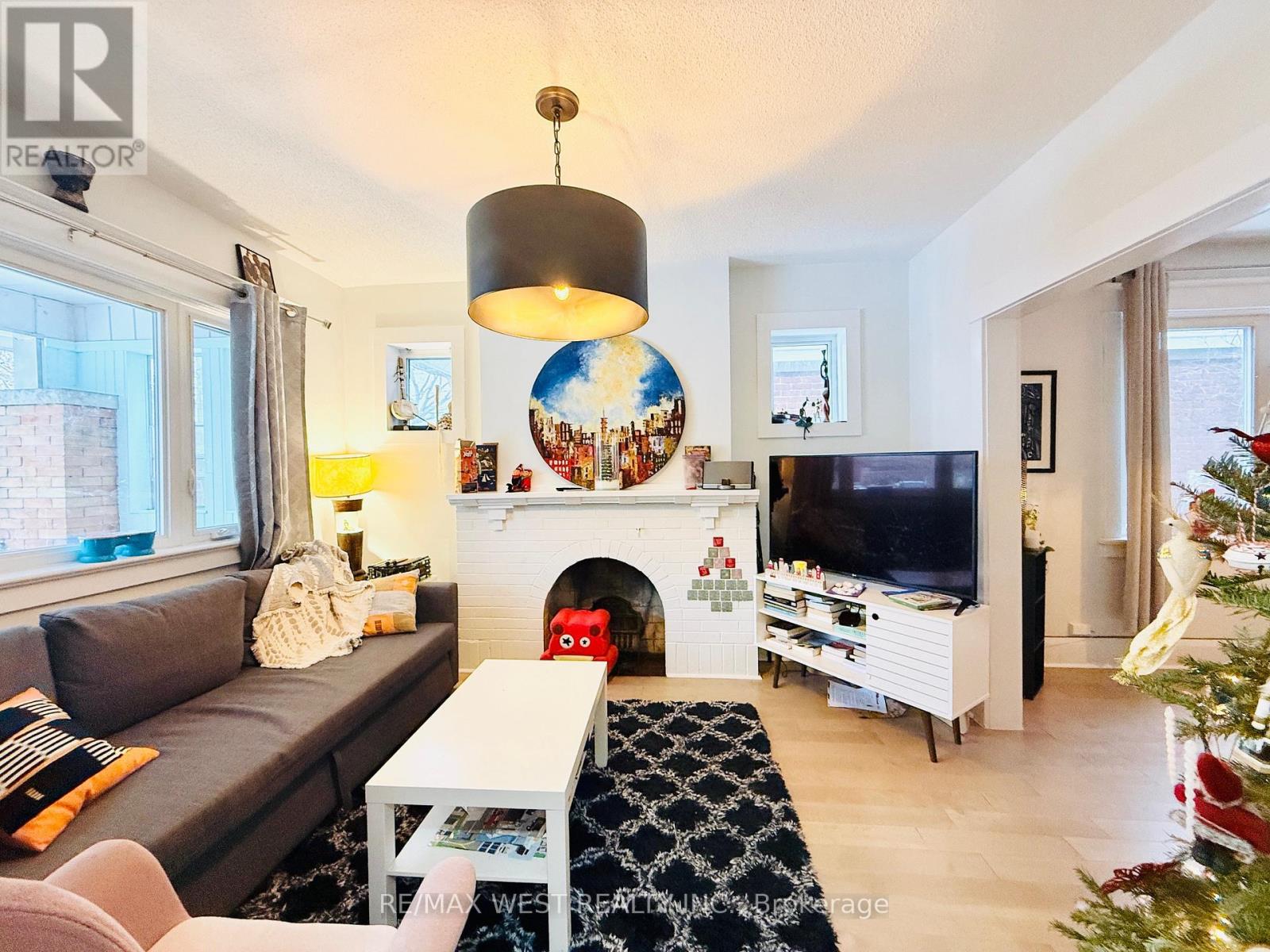 Main & 2nd - 15 Keystone Avenue, Toronto, Ontario  M4C 1G9 - Photo 5 - E12637778