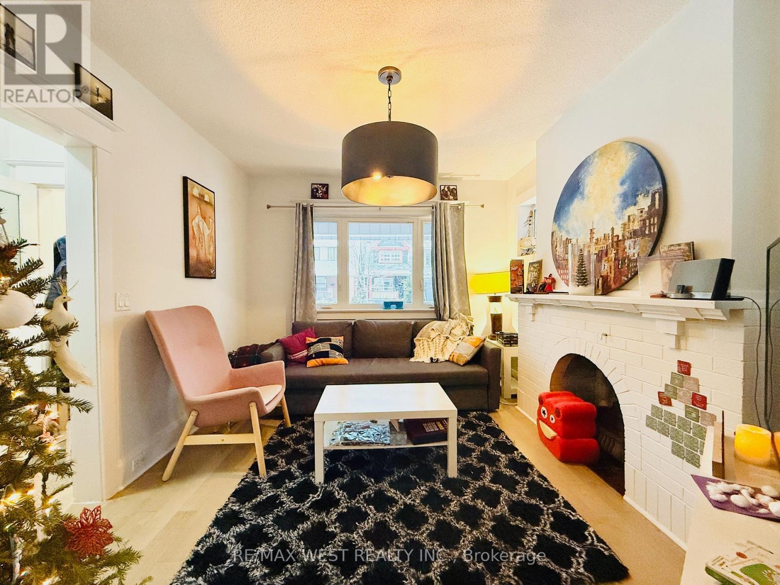 Main & 2nd - 15 Keystone Avenue, Toronto, Ontario  M4C 1G9 - Photo 8 - E12637778