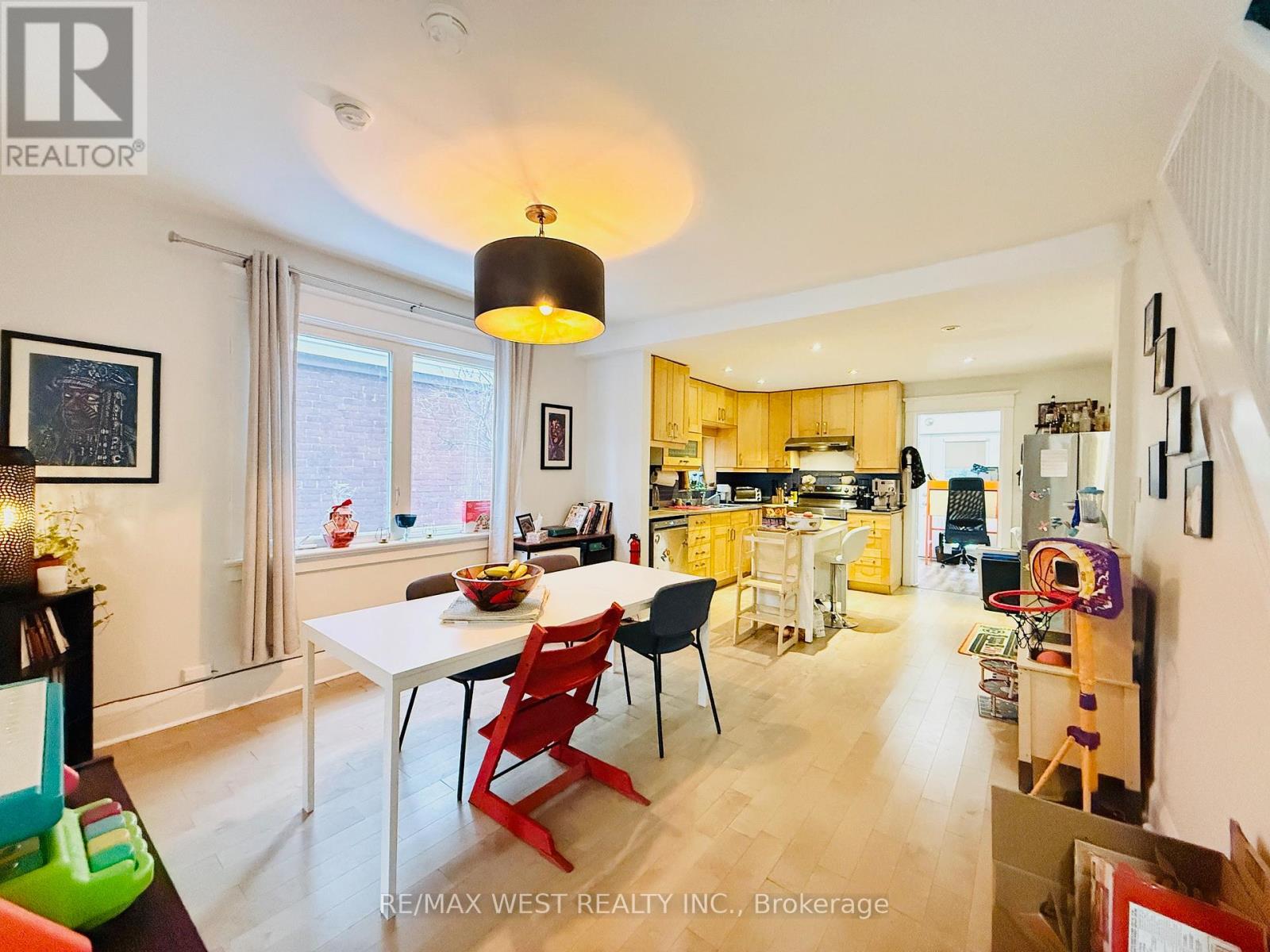 Main & 2nd - 15 Keystone Avenue, Toronto, Ontario  M4C 1G9 - Photo 9 - E12637778