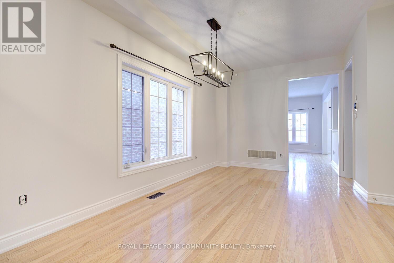 110 Chayna Crescent, Vaughan (Patterson), Ontario  L6A 0N1 - Photo 5 - N12637780