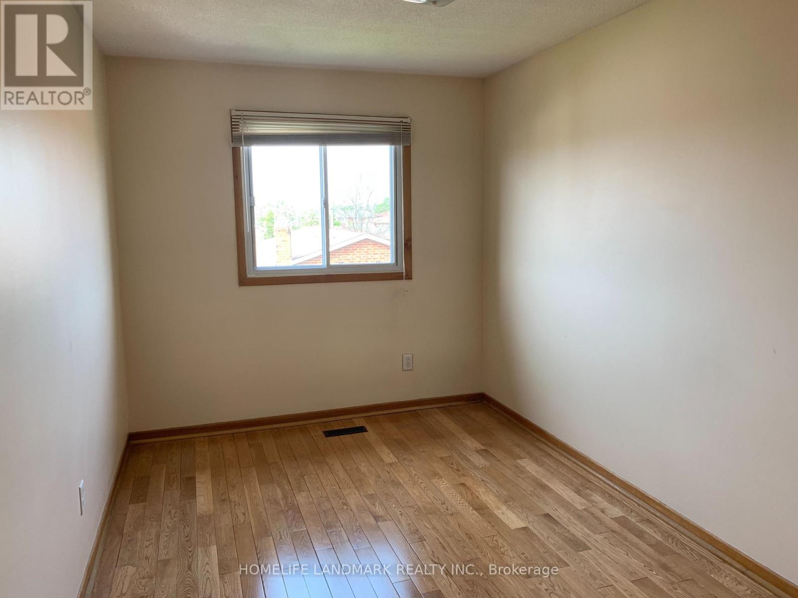 Upper - 96 Bay Hill Drive E, Vaughan (Glen Shields), Ontario  L4K 1G9 - Photo 10 - N12637782