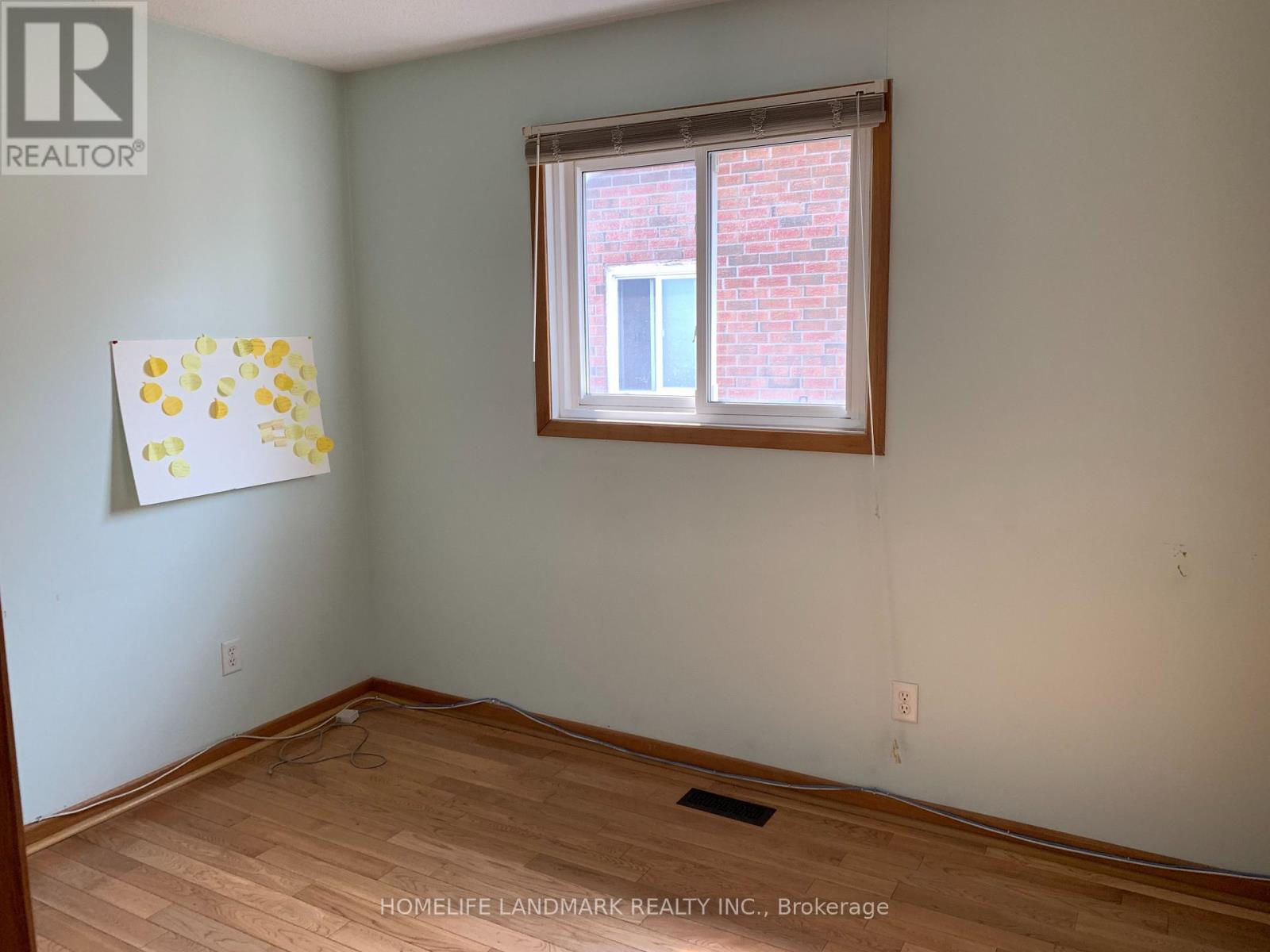 Upper - 96 Bay Hill Drive E, Vaughan (Glen Shields), Ontario  L4K 1G9 - Photo 12 - N12637782