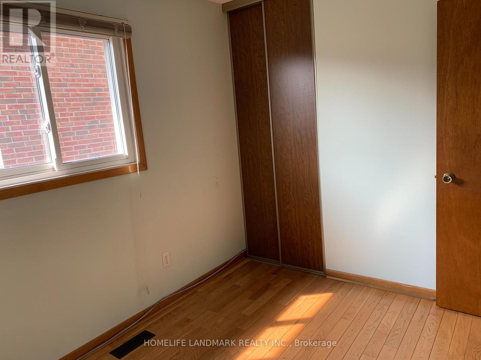 Upper - 96 Bay Hill Drive E, Vaughan (Glen Shields), Ontario  L4K 1G9 - Photo 13 - N12637782