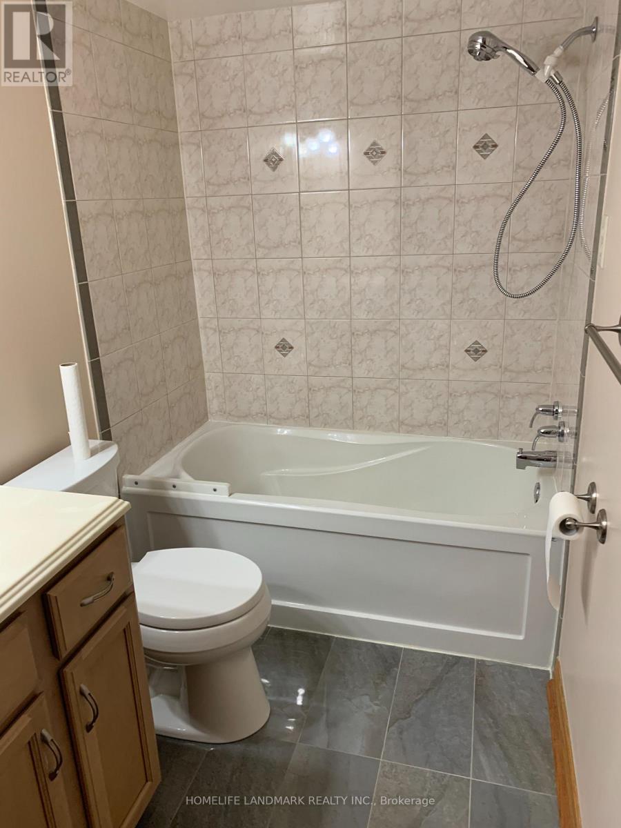 Upper - 96 Bay Hill Drive E, Vaughan (Glen Shields), Ontario  L4K 1G9 - Photo 14 - N12637782