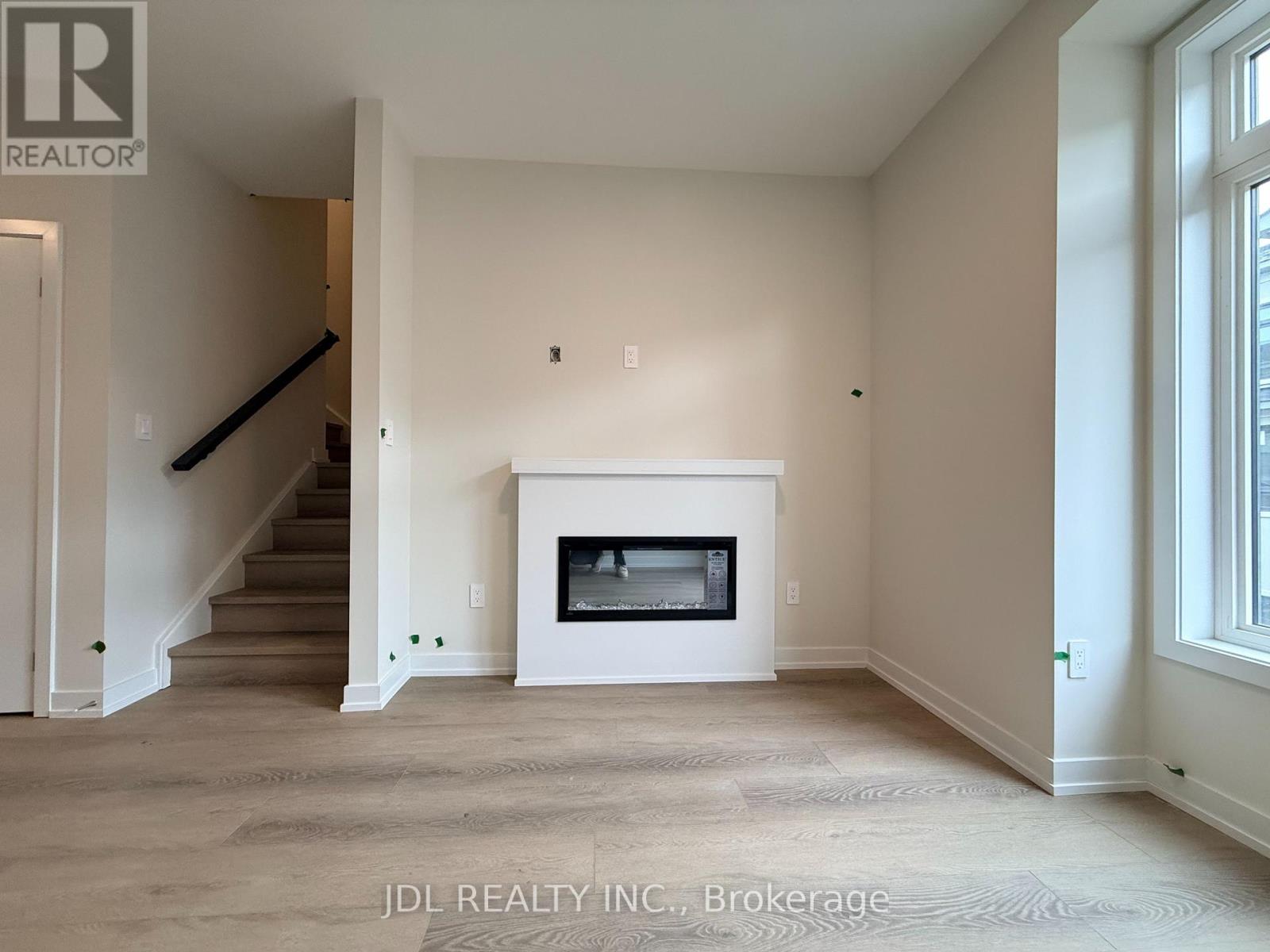 11 Agnes Lane, Richmond Hill (Headford Business Park), Ontario  L4B 0J4 - Photo 3 - N12637786