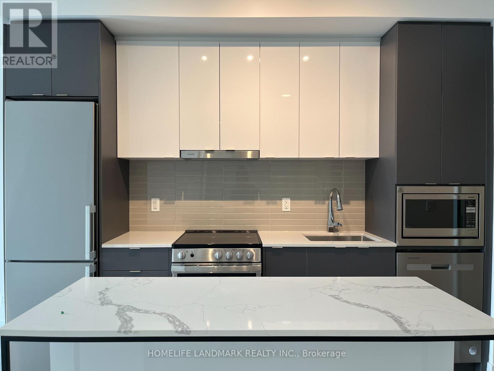 A1003 - 30 Upper Mall Way, Vaughan (Brownridge), Ontario  L4J 0L7 - Photo 4 - N12637790