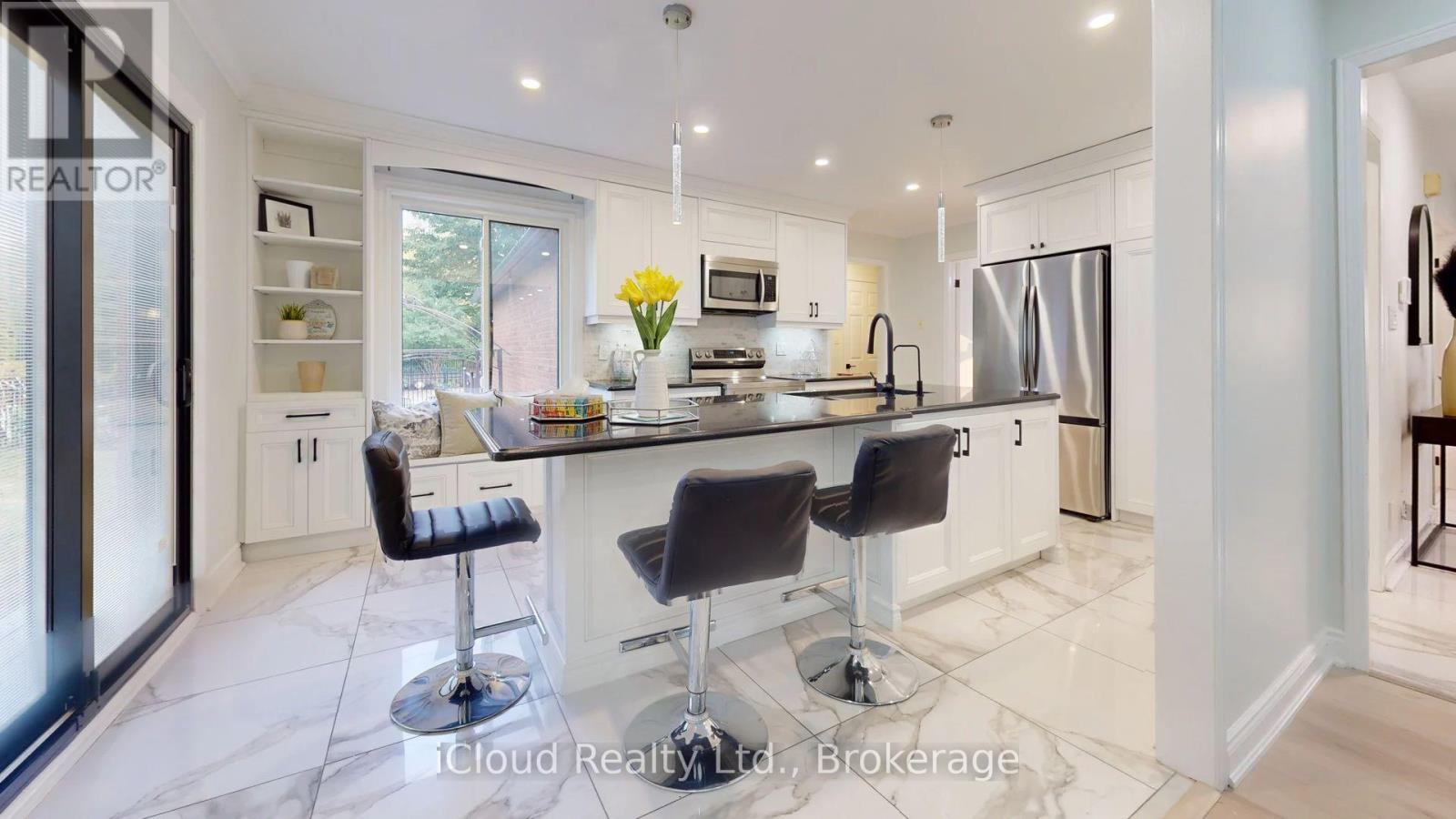 27 Briarwood Drive, Caledon, Ontario  L7K 0N1 - Photo 5 - W12637774