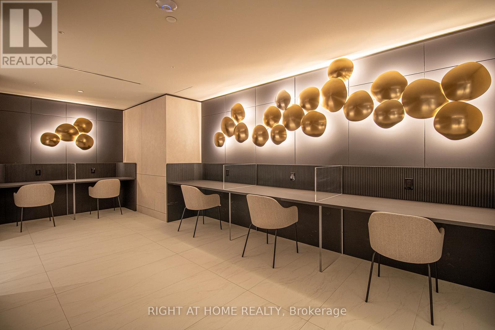 2811 - 50 Upper Mall Way, Vaughan, Ontario  L4J 4P8 - Photo 4 - N12637794