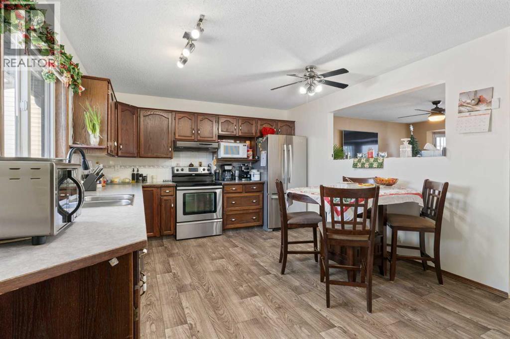 18 Greenview Crescent, Strathmore, Alberta  T1P 1L2 - Photo 7 - A2274627