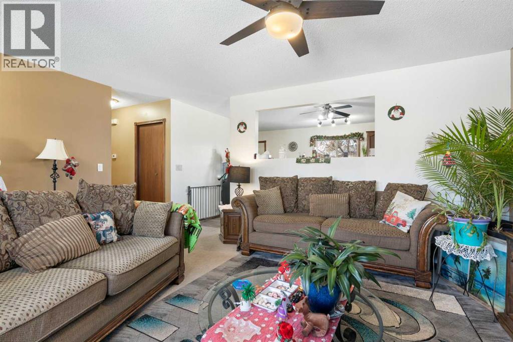 18 Greenview Crescent, Strathmore, Alberta  T1P 1L2 - Photo 5 - A2274627