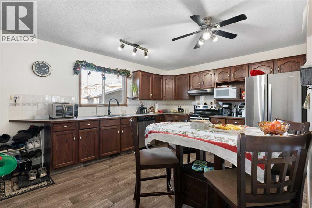 18 Greenview Crescent, Strathmore, Alberta  T1P 1L2 - Photo 6 - A2274627