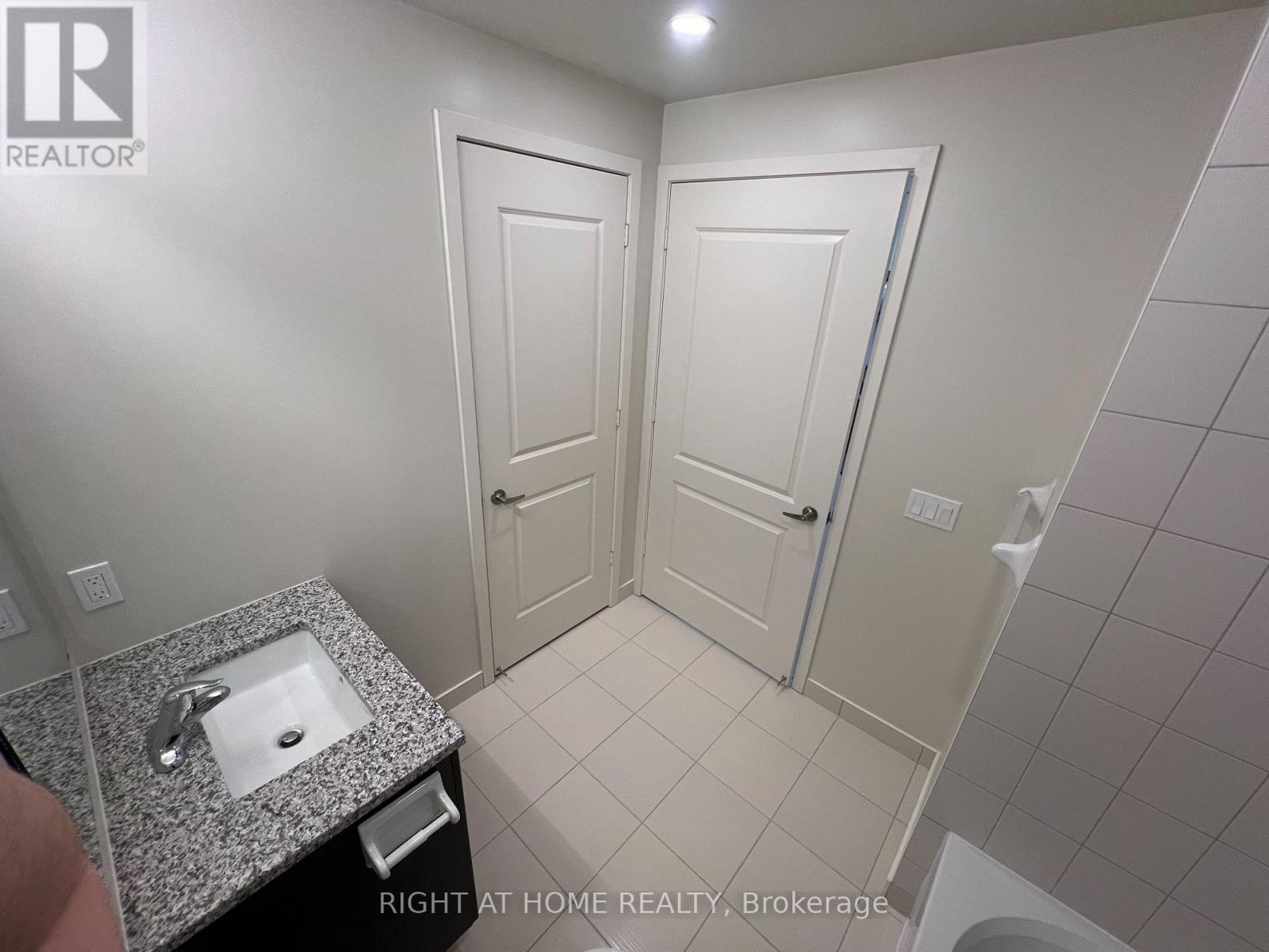 2109 - 38 Annie Craig Drive, Toronto (Mimico), Ontario  M8V 0A8 - Photo 7 - W12637796