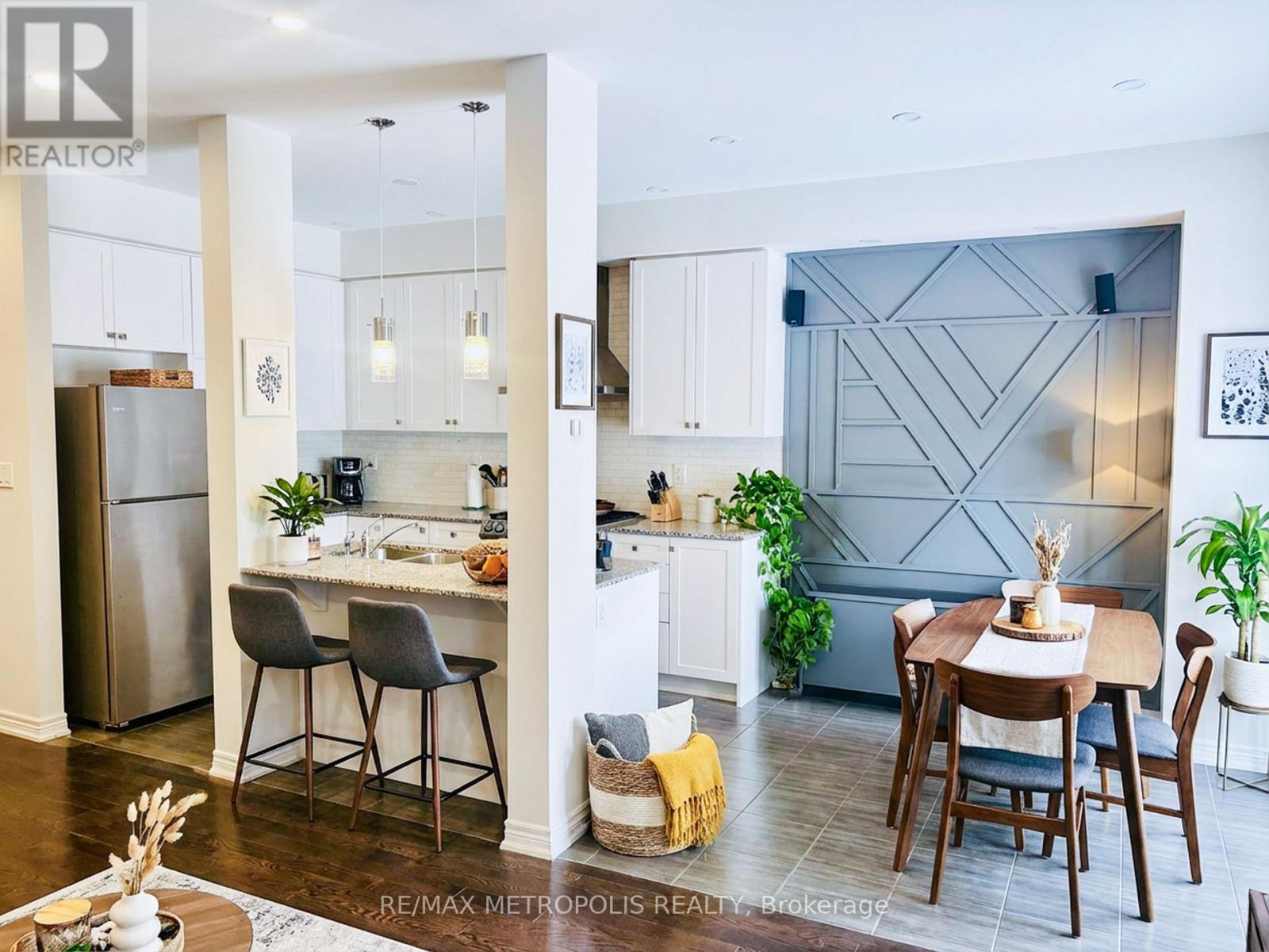 565 Barons Street, Vaughan, Ontario  L4H 5C3 - Photo 3 - N12537726