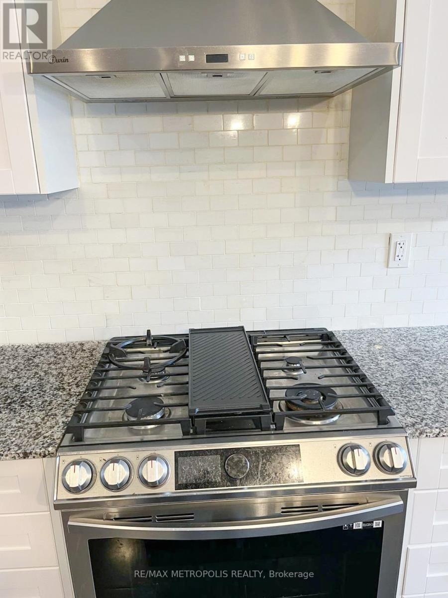 565 Barons Street, Vaughan, Ontario  L4H 5C3 - Photo 9 - N12537726