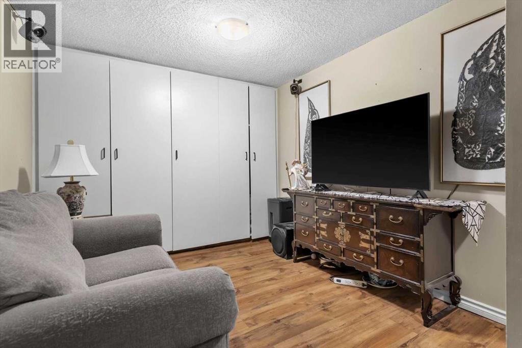 107 Woodford Crescent Sw, Calgary, Alberta  T2W 4C6 - Photo 35 - A2271657