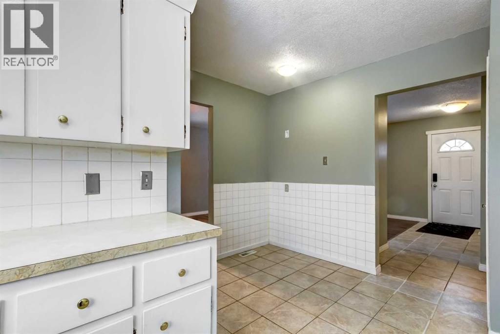 708 Sacramento Place Sw, Calgary, Alberta  T2W 0R5 - Photo 11 - A2273503