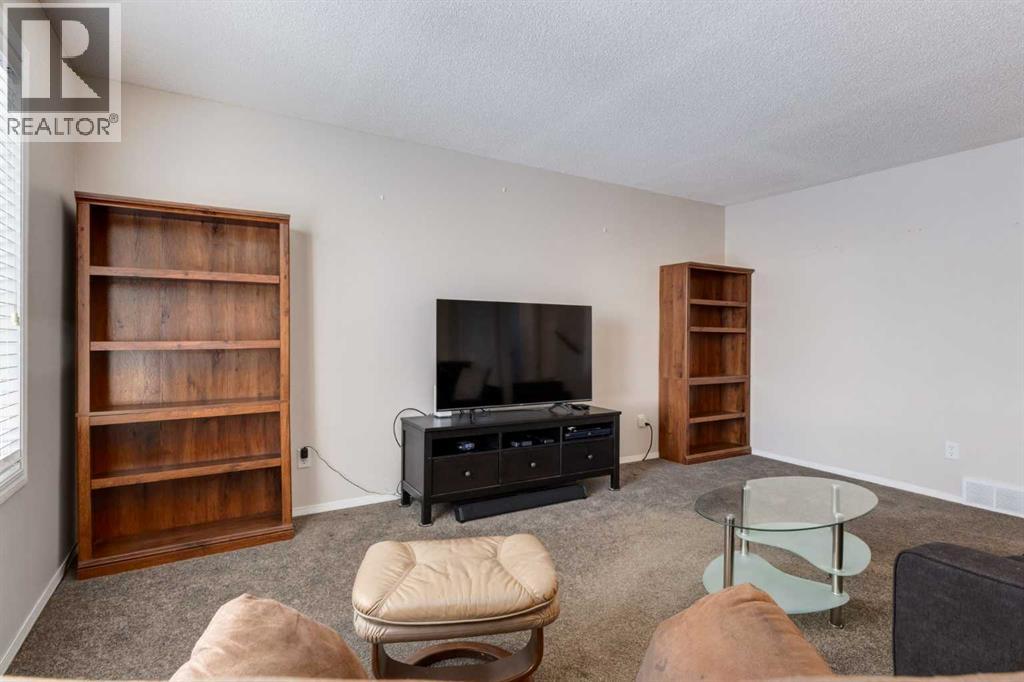 145 Fairway View Nw, High River, Alberta  T1V 1C9 - Photo 12 - A2272821