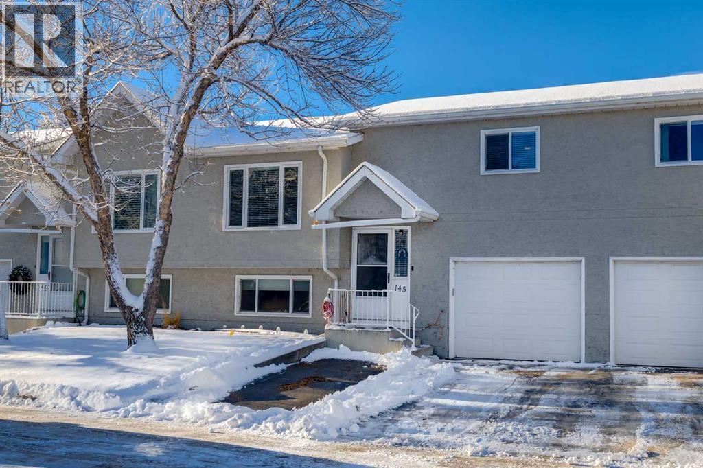 145 Fairway View Nw, High River, Alberta  T1V 1C9 - Photo 2 - A2272821