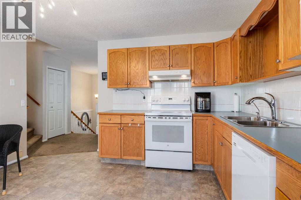 145 Fairway View Nw, High River, Alberta  T1V 1C9 - Photo 15 - A2272821