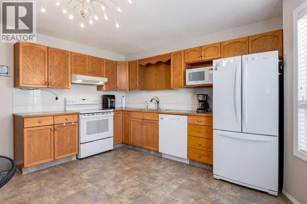 145 Fairway View Nw, High River, Alberta  T1V 1C9 - Photo 14 - A2272821