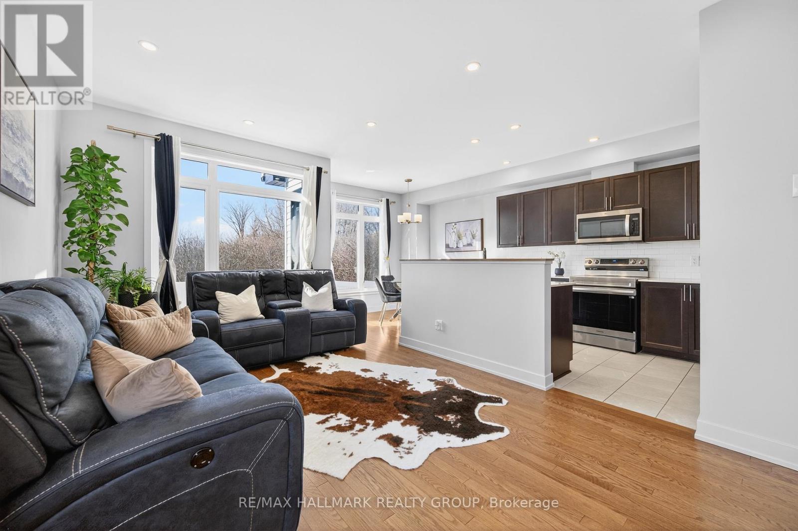 307 Ibanez Walk, Ottawa, Ontario  K1T 0V8 - Photo 8 - X12637830