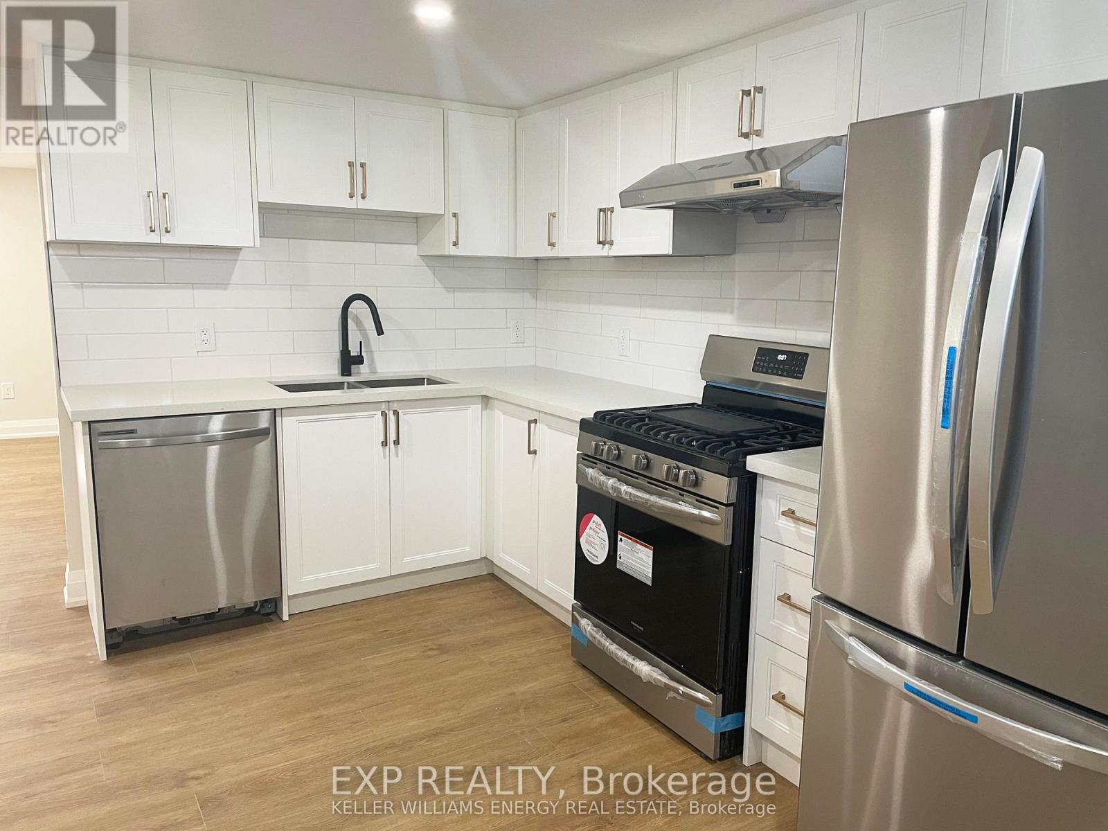 Lower - 533 Carman Court, Oshawa, Ontario  L1H 6K5 - Photo 2 - E12637824