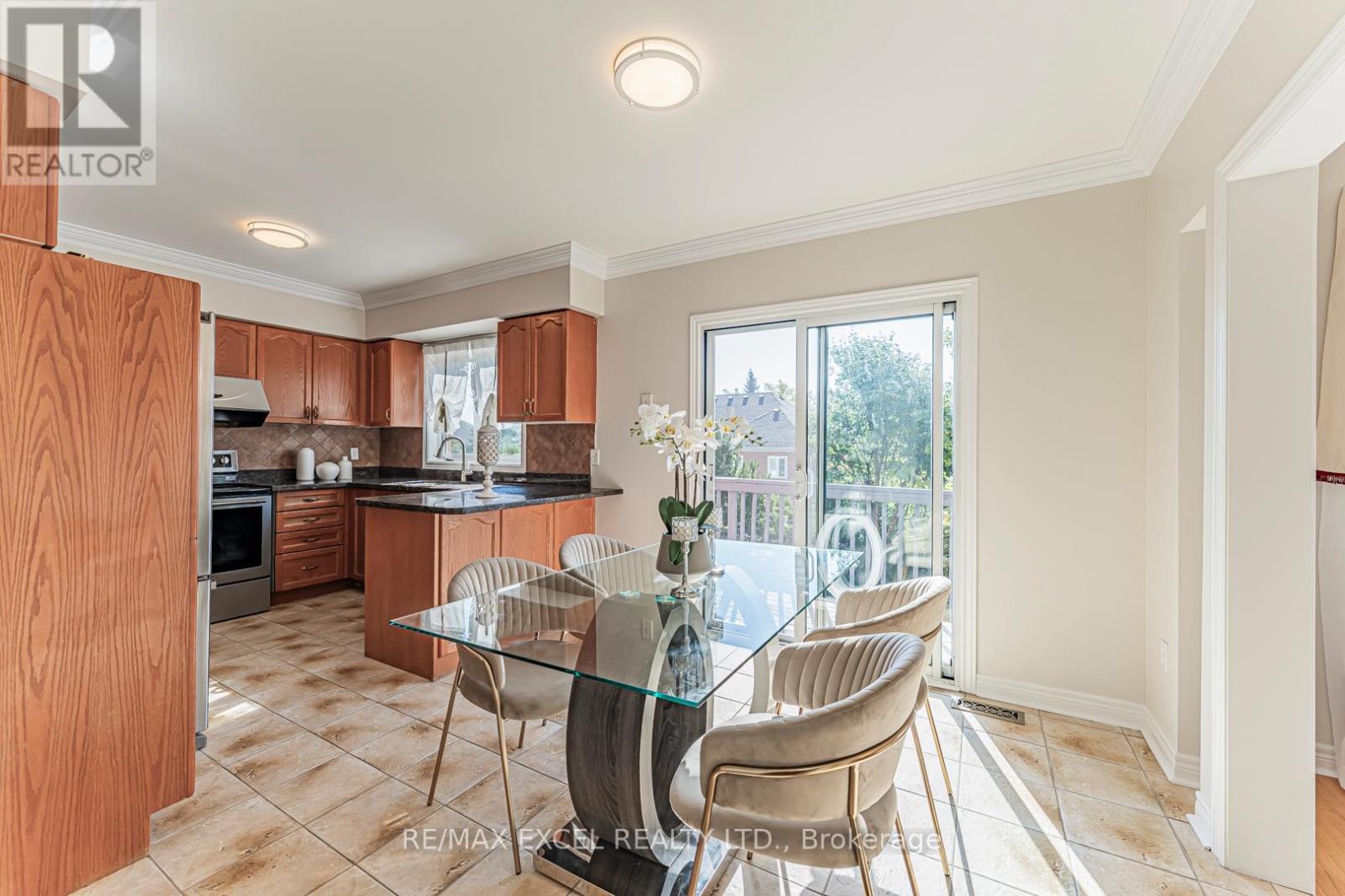 65 Falling River Drive, Richmond Hill, Ontario  L4S 2R3 - Photo 11 - N12637836