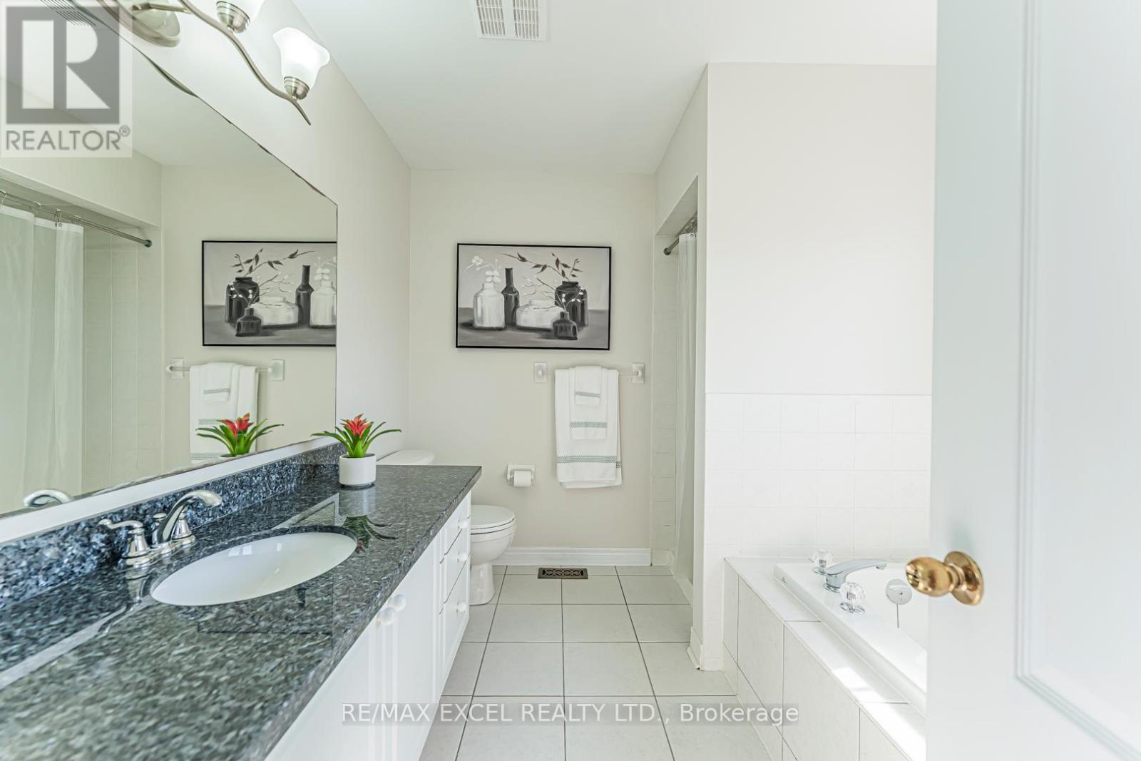 65 Falling River Drive, Richmond Hill, Ontario  L4S 2R3 - Photo 33 - N12637836