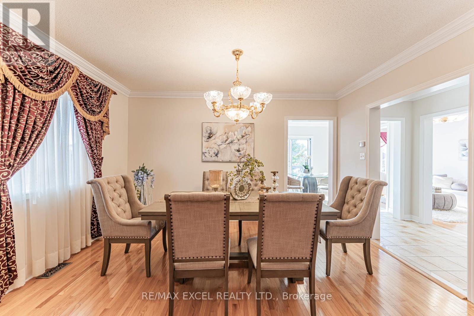 65 Falling River Drive, Richmond Hill, Ontario  L4S 2R3 - Photo 9 - N12637836