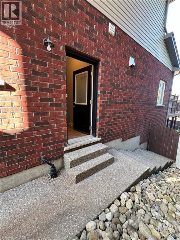 941 Audrey Place, Kitchener, Ontario  N2E 0B5 - Photo 2 - 40777782