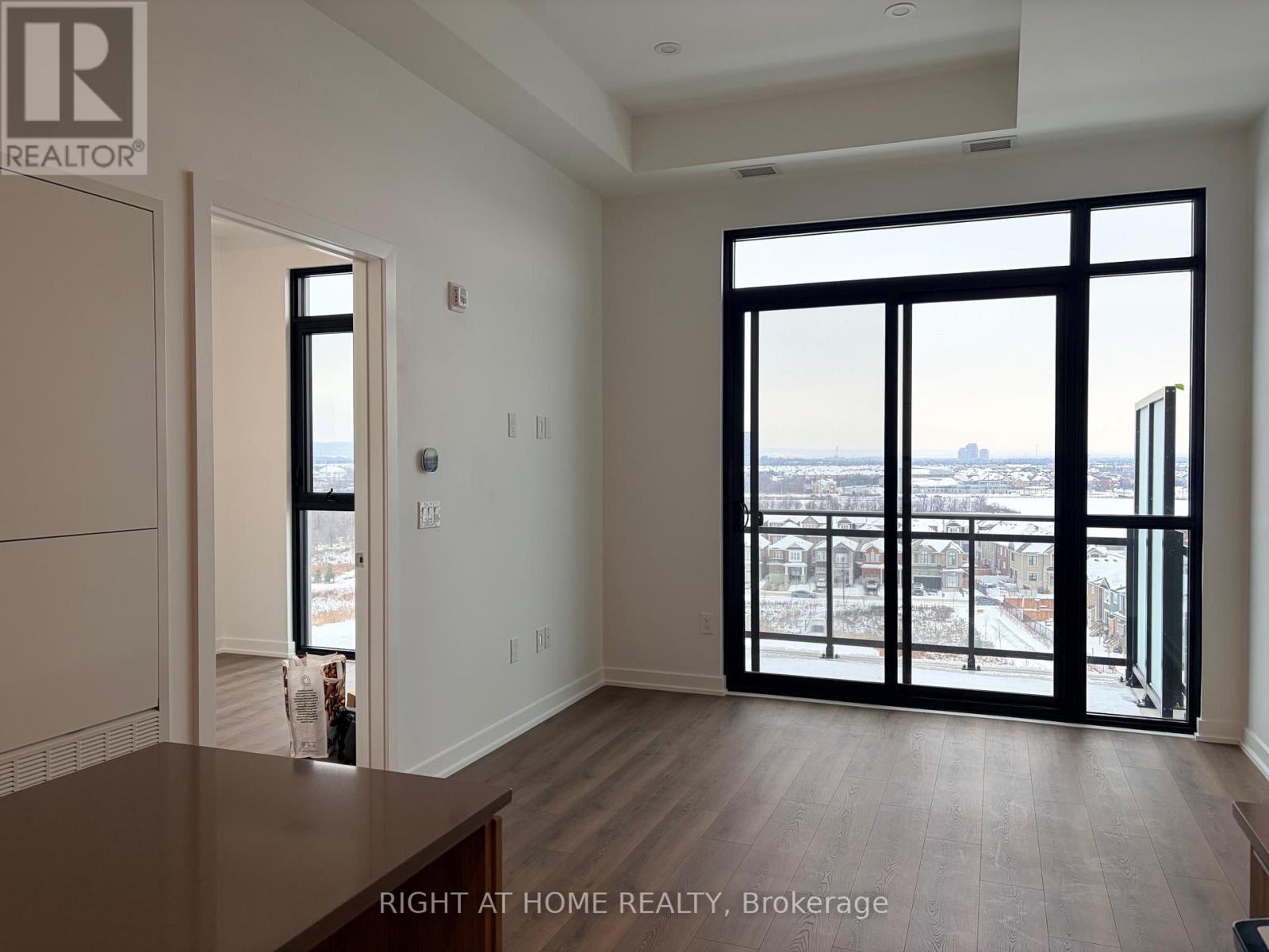 813 - 720 Whitlock Avenue, Milton, Ontario  L9E 2B5 - Photo 3 - W12637832