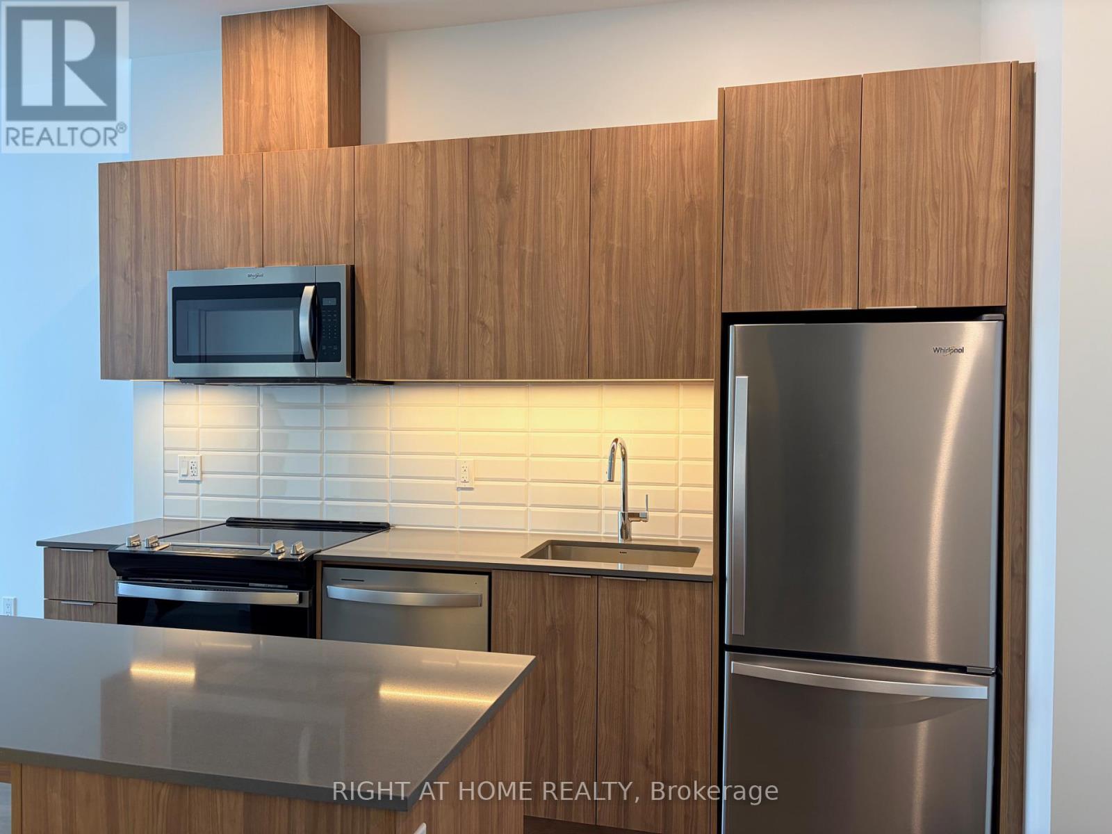 813 - 720 Whitlock Avenue, Milton, Ontario  L9E 2B5 - Photo 5 - W12637832