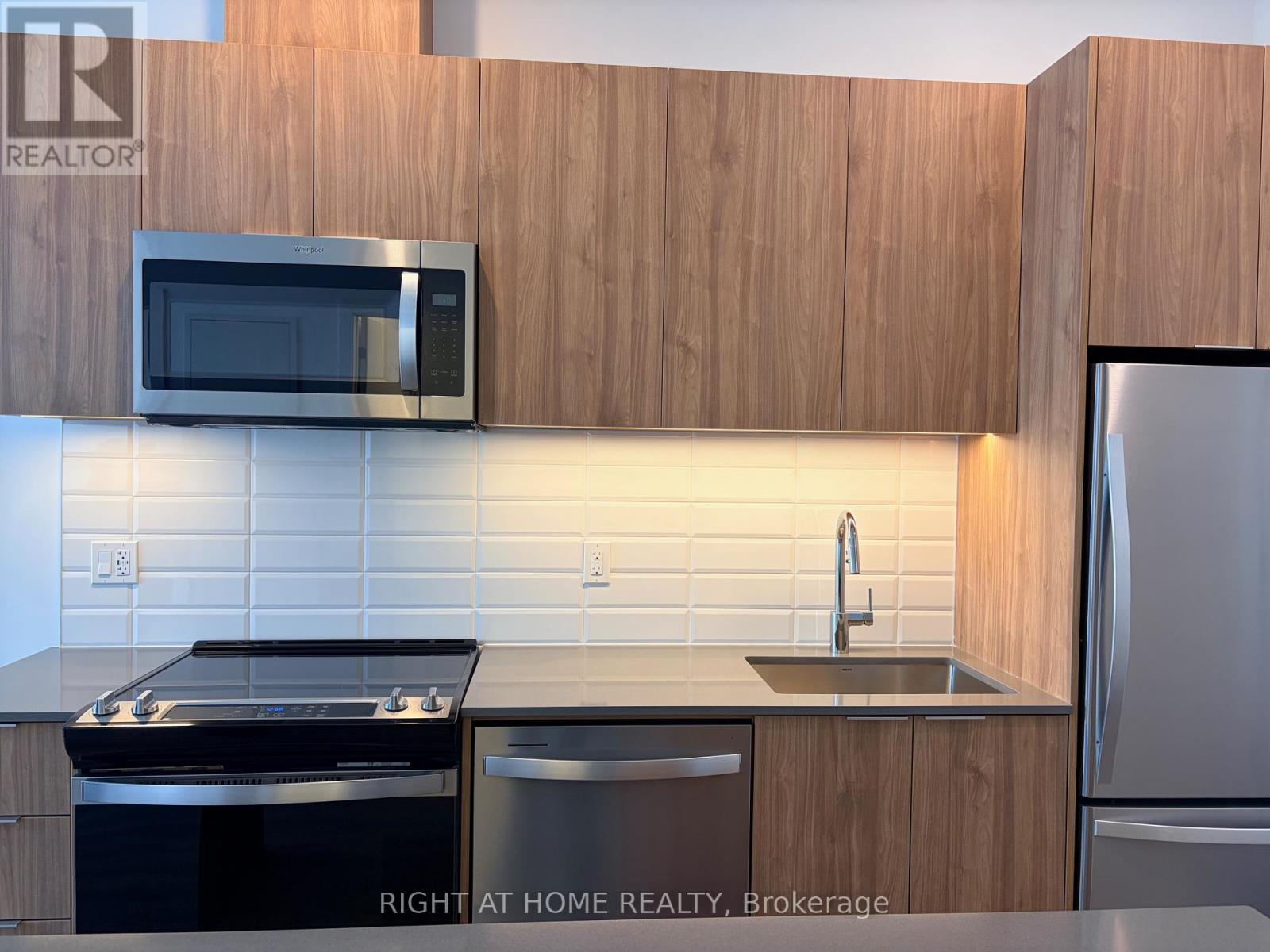 813 - 720 Whitlock Avenue, Milton, Ontario  L9E 2B5 - Photo 9 - W12637832